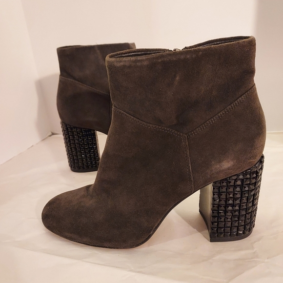 Michael Michael Kors "Arabelle" Gray and Black Ankle Boot in Size 6.5 M - Picture 5 of 13